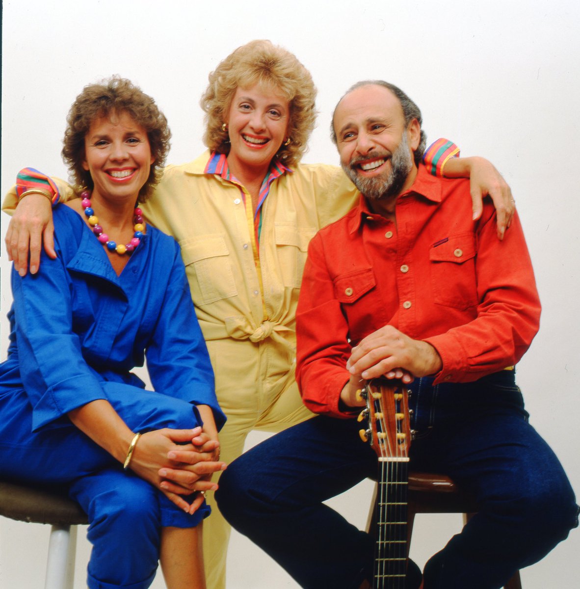 sharonloisbram's tweet photo. Throwing it all the way back to 1984 and season 1 of The Elephant Show! What was your favorite episode?
#slbvault #sharonloisandbram #theelephantshow #elephantshow #skinnamarink #throwback #tbt #childhoodmemories #nostalgia #retrokid #80skid #80skids #90skid #90skids #nickelodeon https://t.co/WbLZUyPp0y