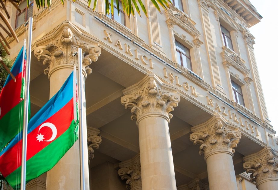 karabach24's tweet photo. ⚡️Bajramov verklaart laagste betrekkingen met Frankrijk 🇫🇷 in 30 jaar. Beschuldigt #Frankrijk van pro-Armeense 🇦🇲 en anti-Azerbeidzjaanse 🇦🇿houding. Benadrukt de inspanningen van #Azerbeidzjan om de banden te verbeteren. 

#Azerbaijan #France https://t.co/qxUMfRjgSD