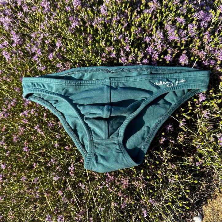 Don't let this opportunity slip away! Our Micro Briefs are back in stock in all sizes and colours. Hurry up and grab yours before they run out! walkingjack.com/10-underwear