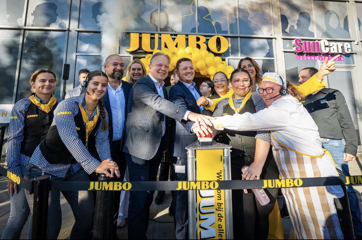 . (@mtribune) on Twitter photo Jumbo blikt terug op bewogen jaar. marketingtribune.nl/food-en-retail… <a href="/JumboSupermarkt/">Jumbo Supermarkten</a> <a href="/cblnieuws/">CBL</a> <a href="/aadkuijper/">aad kuijper</a> Jumbo blikt terug op bewogen jaar. marketingtribune.nl/food-en-retail… <a href="/JumboSupermarkt/">Jumbo Supermarkten</a> <a href="/cblnieuws/">CBL</a> <a href="/aadkuijper/">aad kuijper</a>