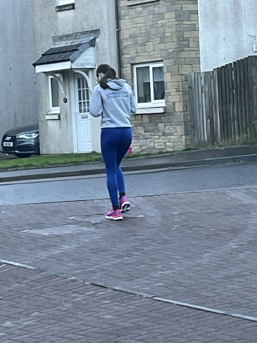 First post Christmas run for wee Lucy in her new <a href="/ASICSeurope/">ASICS Europe</a> <a href="/ASICSUK/">ASICS UK</a> thinks she’s spotted <a href="/EilishMccolgan/">Eilish McColgan</a> in similar ones 🤩