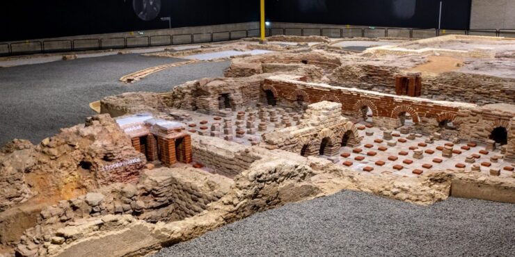 Verken samen met Camille Sr. de prachtige grensregio Limburg-Duitsland van 17 tot 19 januari. Geniet van een verblijf van twee nachten, twee dagen verrassende plekken over de grens en onvergetelijke culinaire ervaringen. Ontdek er alles over via bit.ly/3T0Famk