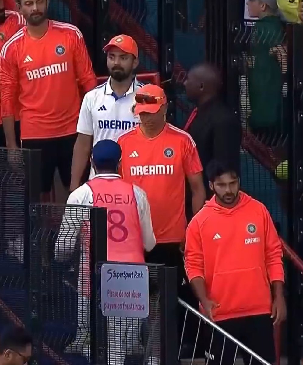 Shadan_08's tweet photo. My guy getting ready for IPL with orange cap 🔥
#INDvSA https://t.co/mqT1SHWxVR