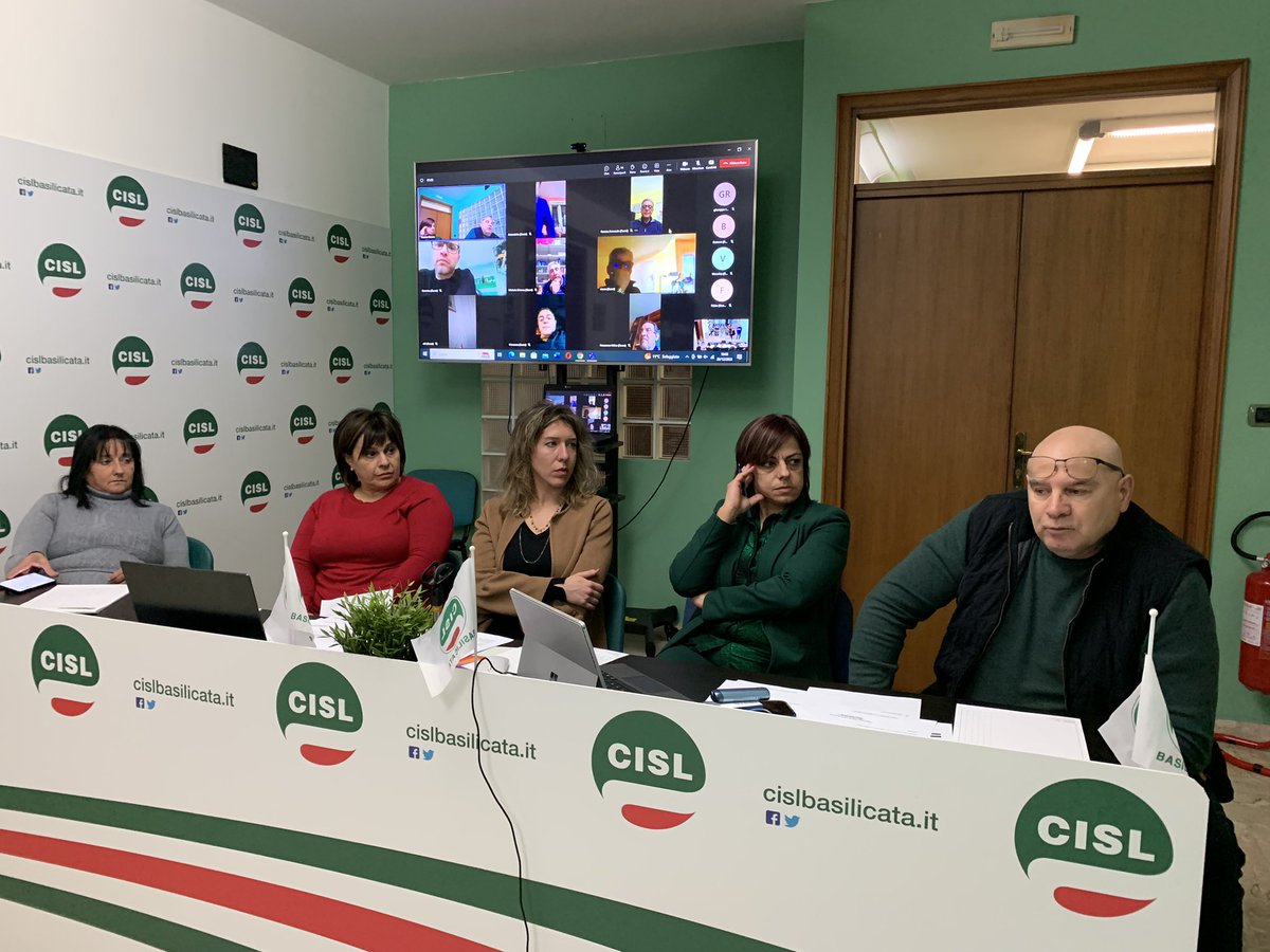 📸 È in corso a Potenza la riunione del consiglio generale della <a href="/fisascatbas/">Fisascat Basilicata</a> alla presenza della segretaria nazionale <a href="/aurorablanca_/">Aurora Blanca</a>.