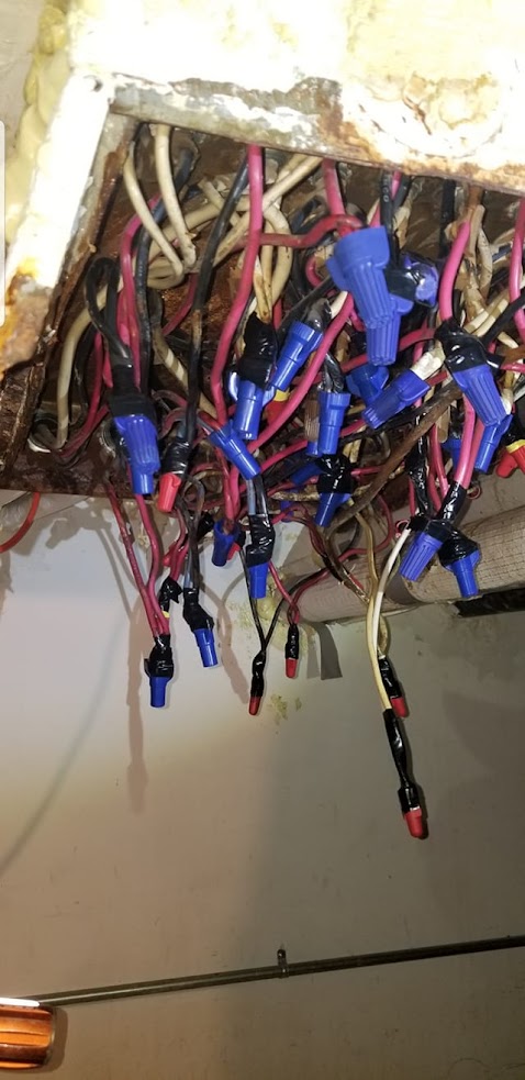 Make_It_Right's tweet image. Electric spaghetti 🔌 😬