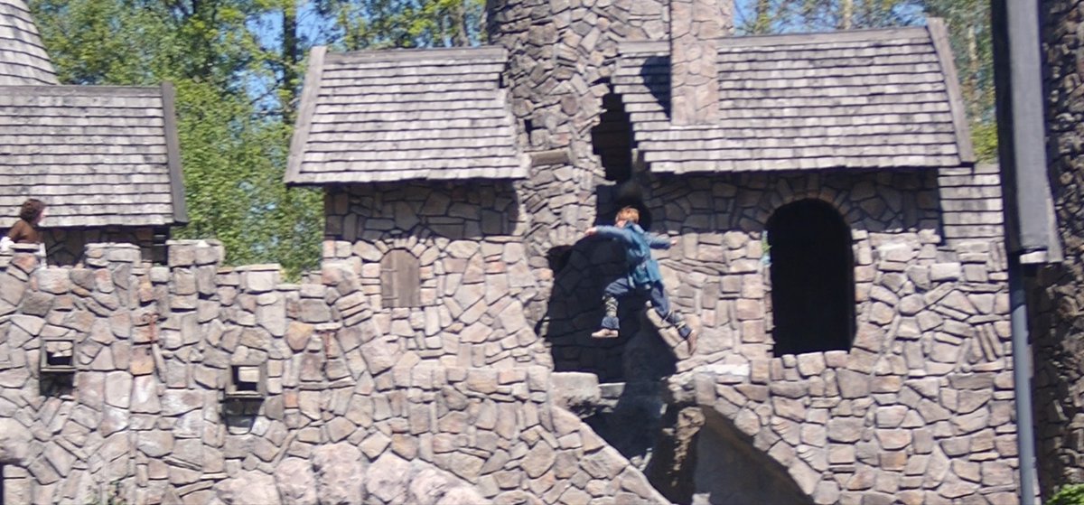MarioForSure's tweet photo. Just as Ronja and Birk jumps over the Hells gap in Astrid Lindgrens story Ronja robber´s daughter, @myneighboralice players Callie and Listesz are helping me to take the perfect picture😄 Well done, and thanks for your help🫡 #MNAProgress #LandCustomization https://t.co/e9ZlICpvY8