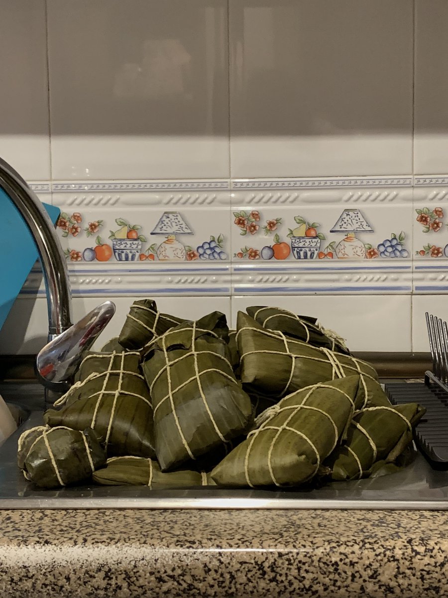 Salvameste's tweet photo. Se imaginan despertar y conseguir esto en la cocina? https://t.co/RckOGsnF9H