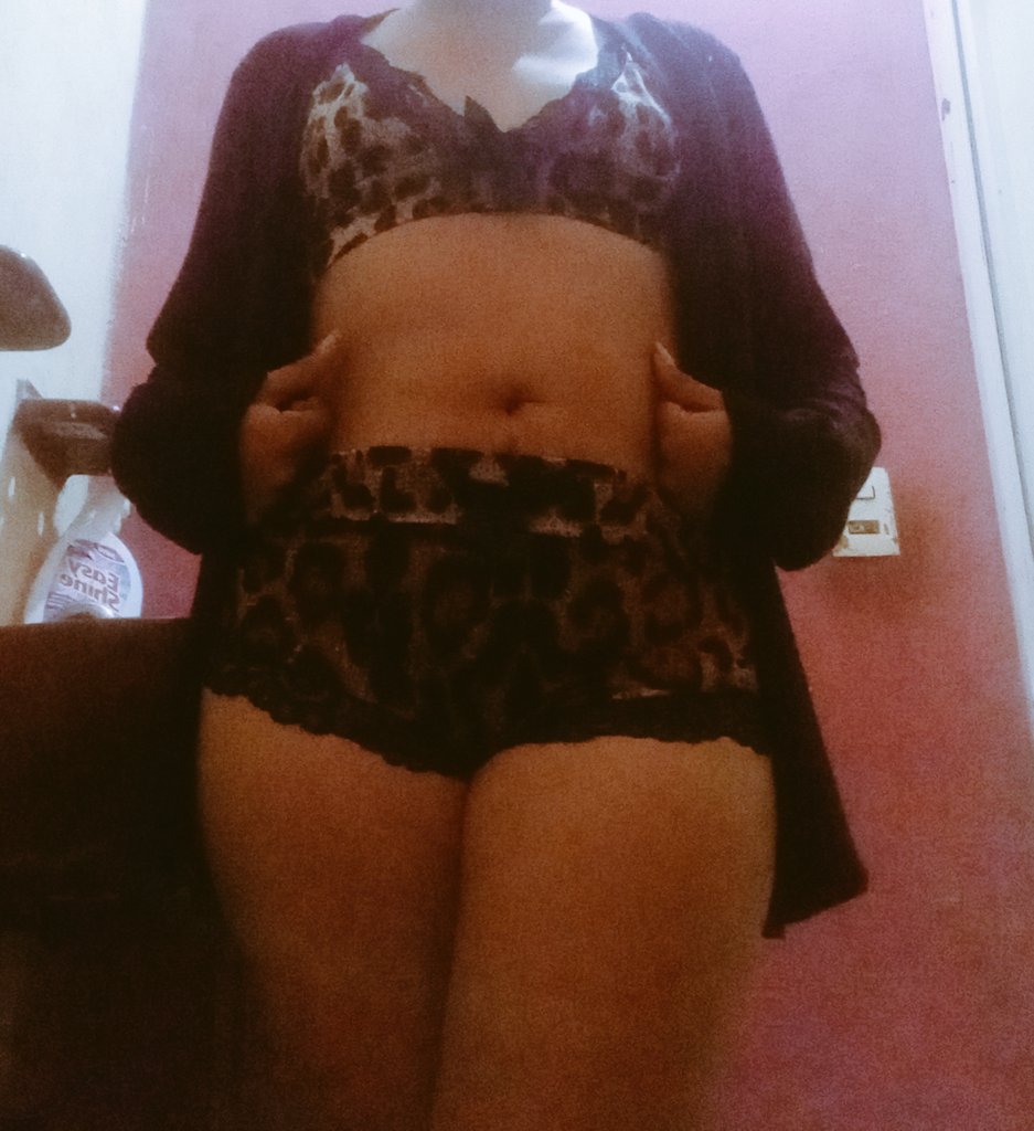 alex50790575061's tweet photo. @LuukRobert buen día 🔥😈 https://t.co/pBgZLxaT0t