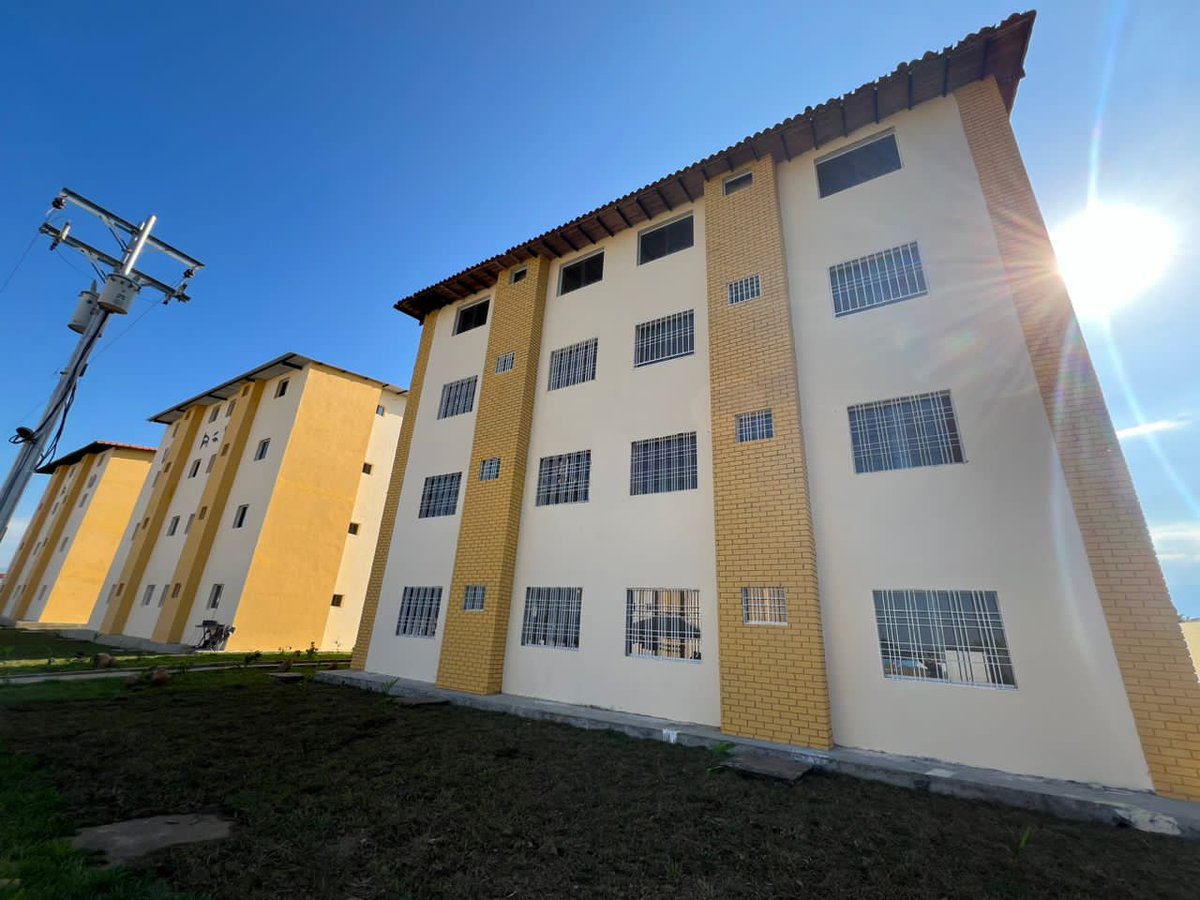 #Hoy || En víspera de la llegada del año nuevo y brindando alegrías a las familias del Edo. #Trujillo, la #GMVV entrega 50 apartamentos en el Urb. " Brisas de la Paz", gracias al Pdte. <a href="/NicolasMaduro/">Nicolás Maduro</a> y para fortalecer el Buen Vivir 

#2023AñoDeVictoria