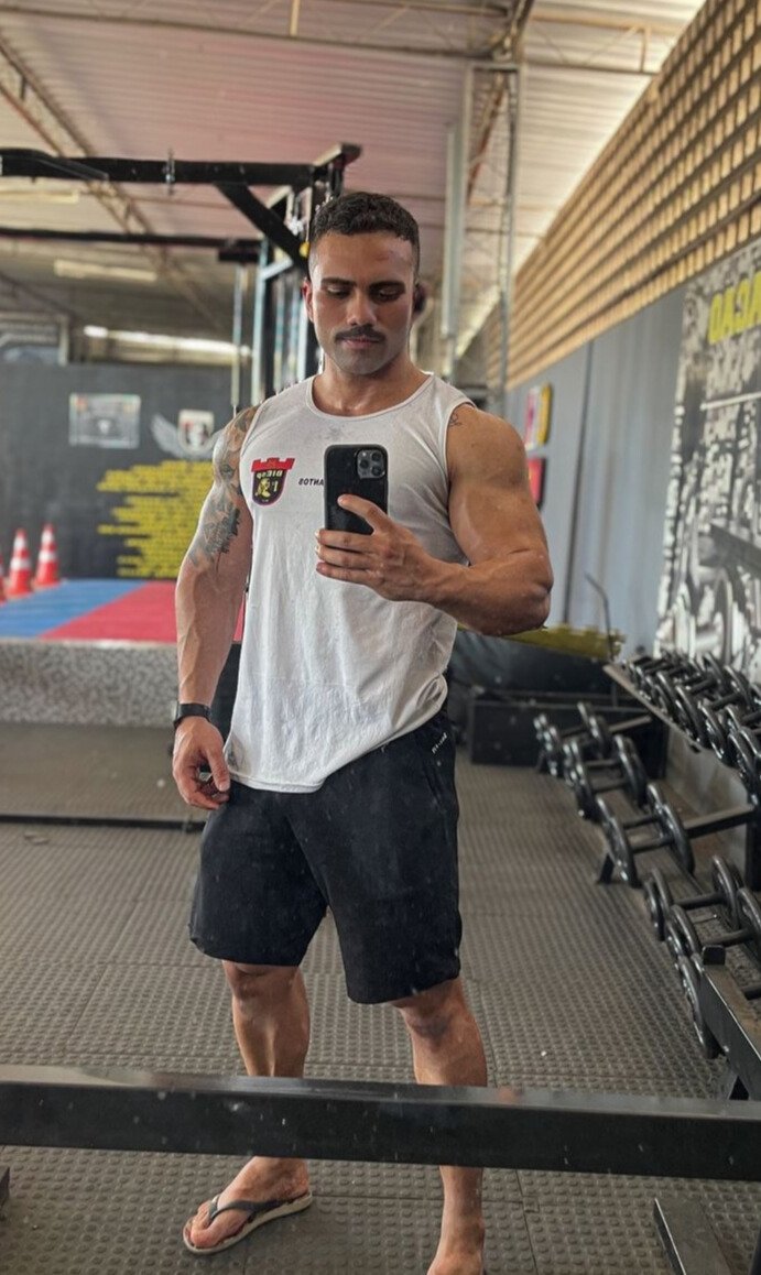 DanTvares's tweet photo. Bora pro penúltimo serviço do Ano🙏🏻 https://t.co/OsiHXzMCqo