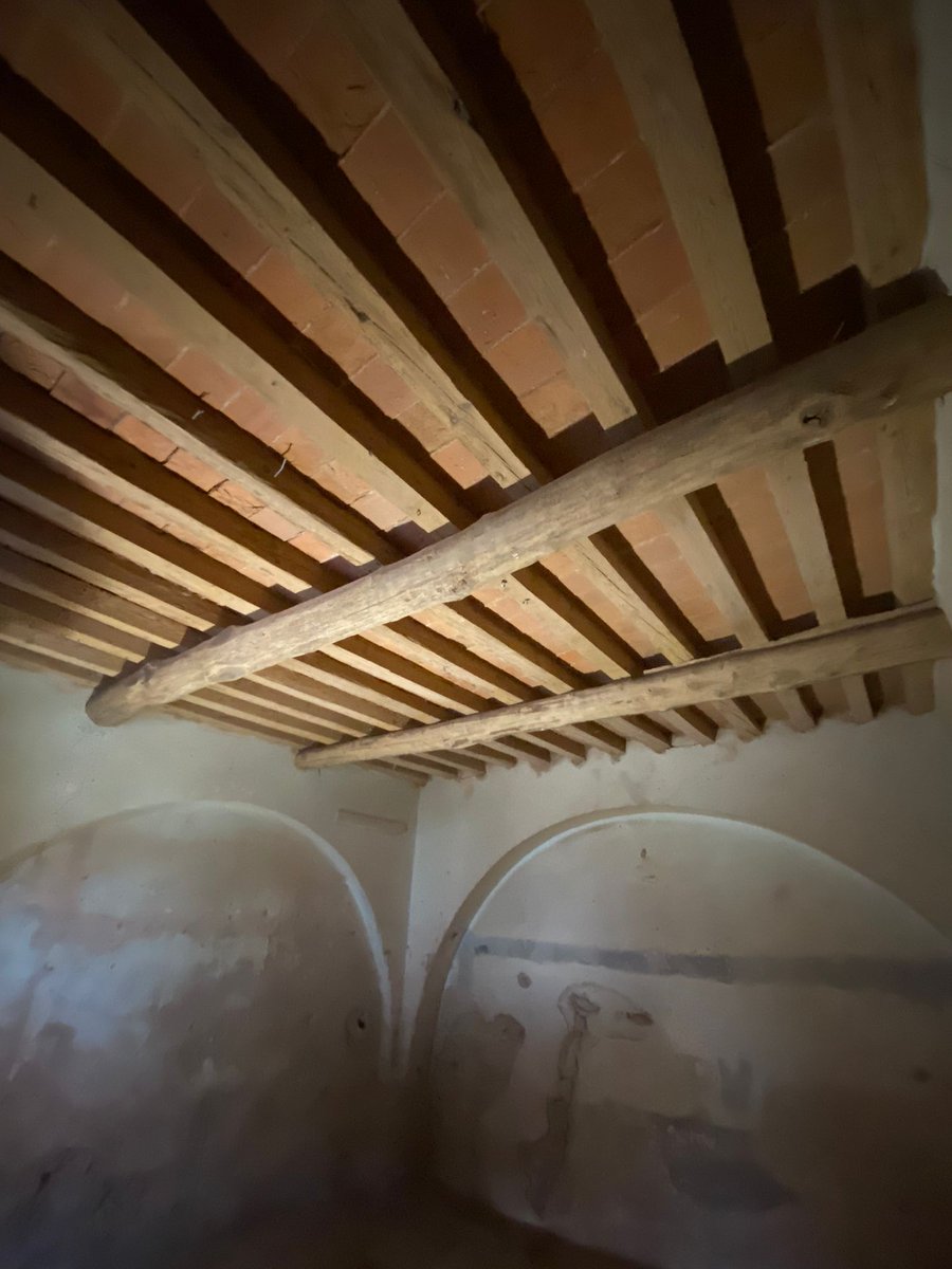CleanHomeCorse's tweet photo. Sablage par Aerogommage des poutres et plafond en briques rouges. https://t.co/3OCJCUosXL