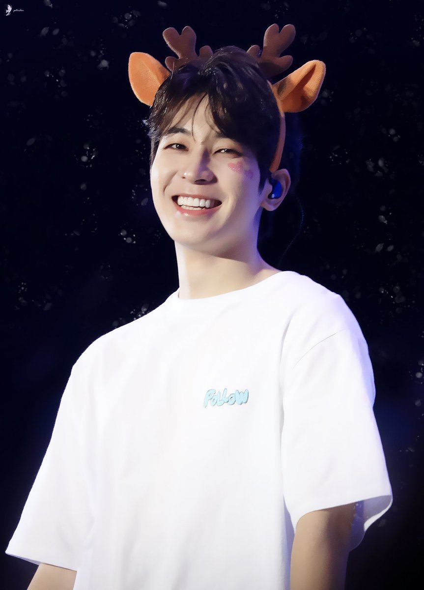 petrichor__ww's tweet photo. 231223 FOLLOW TO BANGKOK DAY1 HQ
𓃠⋆｡°✩.𖥔 ݁ ˖

#세븐틴 #seventeen #원우 #wonwoo #ウォヌ https://t.co/qKbBNRRA8u