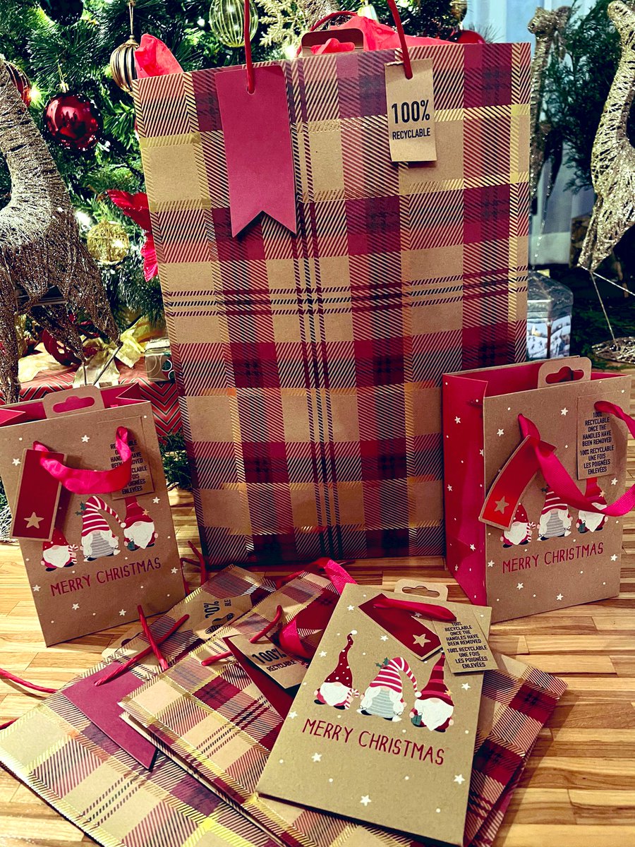gita_mathew's tweet photo. Choosing eco-friendly packaging options such as gift paper bags is an excellent way to reduce waste & promote sustainability !
Show your commitment to protecting the environment while still enjoying the art of gift-giving !!!
🎁🎄🛍️♻️
#Recyclable
#NaturalPaper https://t.co/XKswUFOZkY