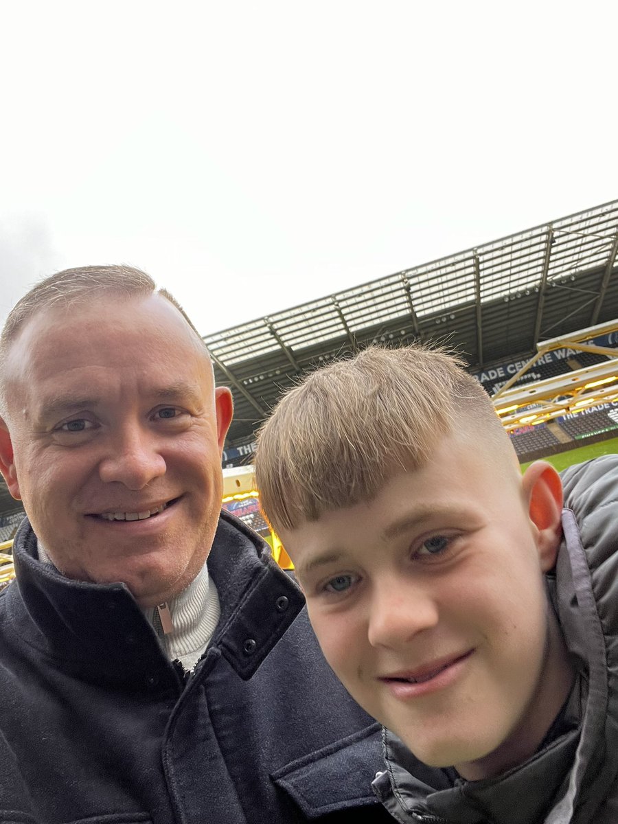 Brilliant afternoon at Swansea.com stadium with the boy.  Thanks <a href="/LeeTrundle10/">Lee Trundle</a> for hosting 👏👏