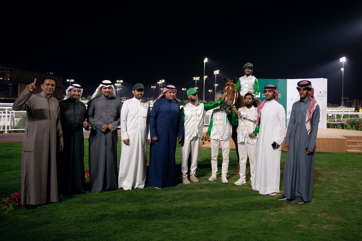 نتيجة الشوط الـ 7 الحفل ( 82 ) 

▫️الفائز : بكيل
▫️المالك : الشيخ عبدالله حمود المالك الصباح 
▫️المدرب : ثامر الديحاني 
▫️الخيال : محمد الدهام
▫️المسافة : 1200م
▫️الزمن : 1:12.88

#نادي_سباقات_الخيل 🐎