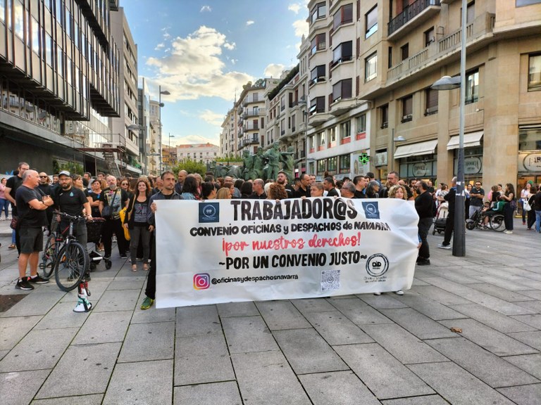ELANafarroa's tweet photo. ❌ #CCOO|k, #UGT|k eta #LANKIDE|k Nafarroako Bulegoetako sektorean patronalarekin adostutako aurreakordioak ez du erosahalmena bermatzen, besteak beste
🔴Aukera galdu bat da
📲 https://t.co/MYTvy1HP2X https://t.co/xMjL87OlE8