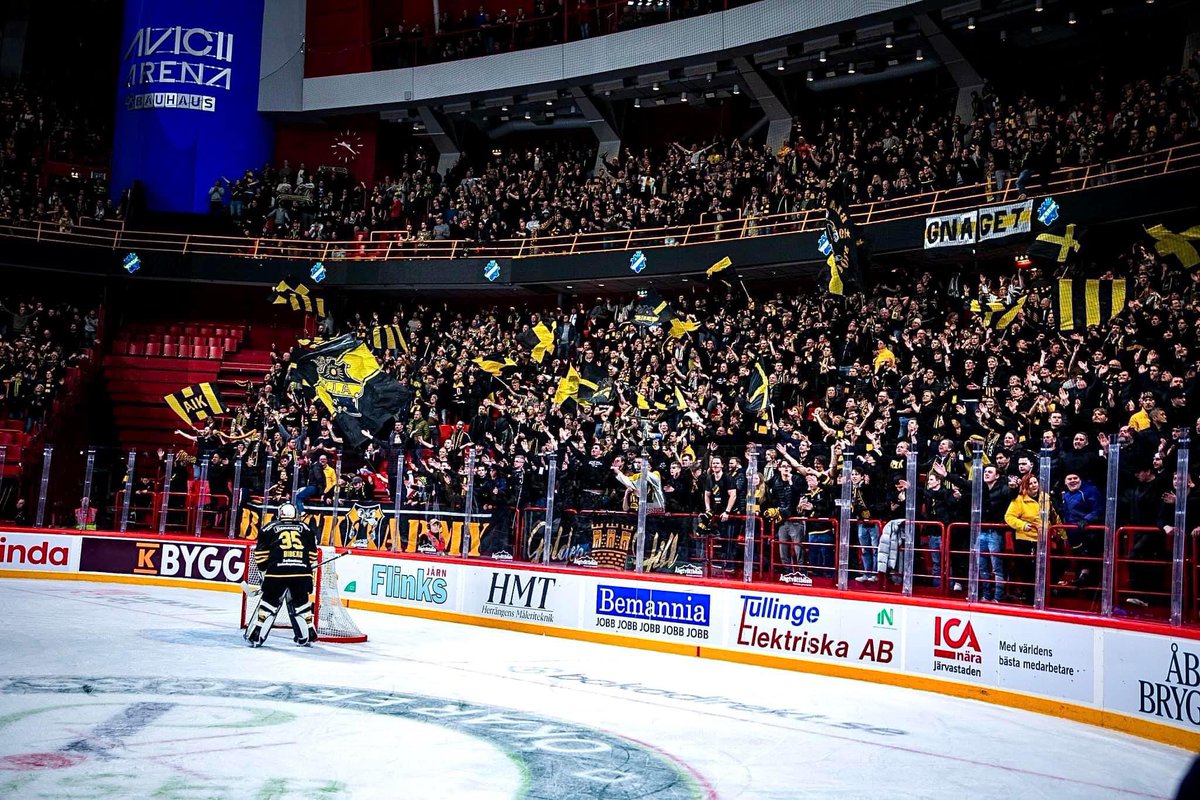 BIG performance last night by <a href="/AIKishockey/">AIK Hockey</a> G 𝘼𝙣𝙩𝙤𝙞𝙣𝙚 𝘽𝙞𝙗𝙚𝙖𝙪 with 39 saves (0.975%) in a 3-1 derby W &amp; named 1st ⭐️ in front of a sellout crowd of over 13.000 loud fans.🇸🇪

#35 is dominating the Allsvenskan with a 10-5-0 record, 2.50 GAA &amp; 0.922 SV %.🔥

📸Johan Dali