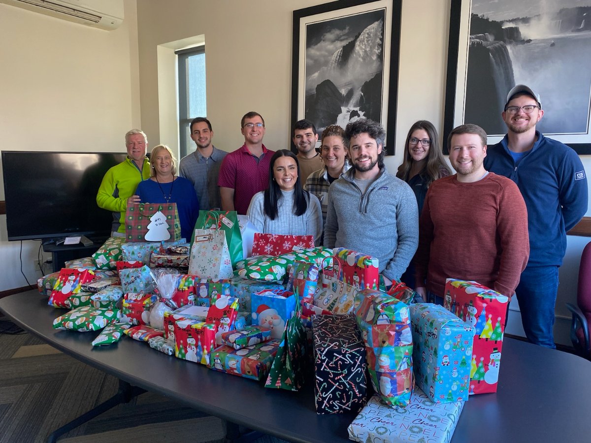 The holiday season is about spreading kindness and light. That is just what our team in Buffalo, NY, did when they adopted a family through <a href="/cminiagara/">Community Missions</a> helping to bring smiles to a precious family of 3 this Christmas.  mtr.cool/bqvwrdncyp

#Community #CSComapanies