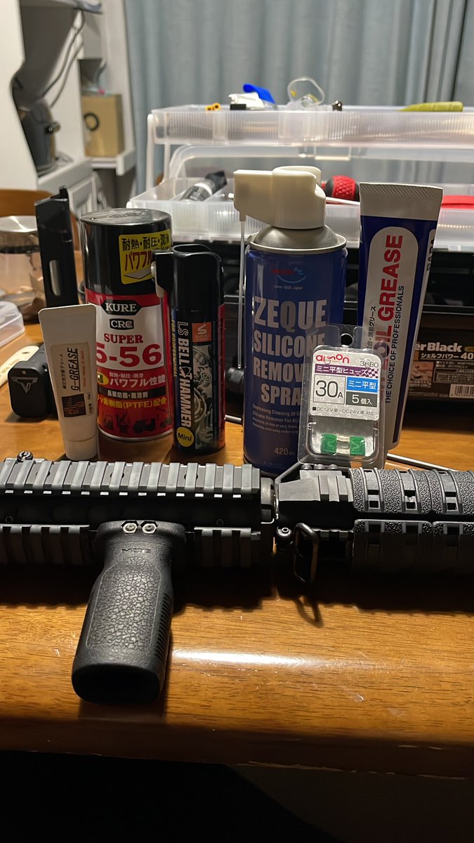 satsu___jpn1954's tweet photo. 新年前にDASユーザーになったばかりの人、これからなる人へ。
私の消耗品です。

御大の方々からしたら、いやそれはないでしょうって言う方もいます。

ヒューズは20Aを使ってください。

アンバサダーもこのツイ見かけたら参考にしてください。

最後に弾倉のリアカン化はマジで傷付く。 https://t.co/QSGD5ok8pj