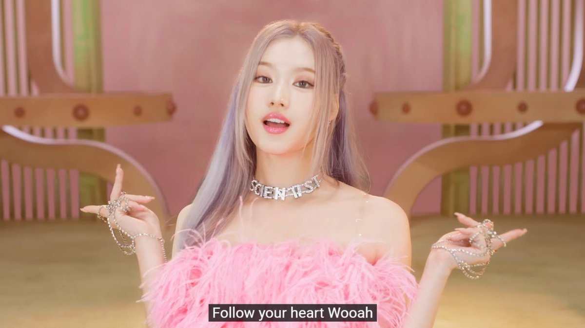 SiiKeyy19's tweet photo. @mntzksnbuys @JYPETWICE HAPPY SANA DAY
#사나의_27번째_겨울이야기 #SharmingSanaDay @JYPETWICE https://t.co/1gop53xSbw