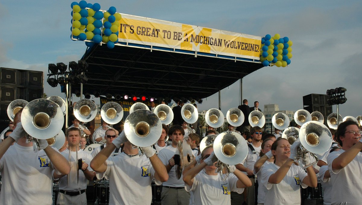 umichband's tweet photo. We're so excited to head to Pasadena in just 2️⃣ days! Here are some memories from our last Rose Bowl appearance on January 1, 2007! 🌹⁠
⁠
#UMichBand #RoseBowl #GoBlue @michiganalumni https://t.co/SeE5FHfGfx