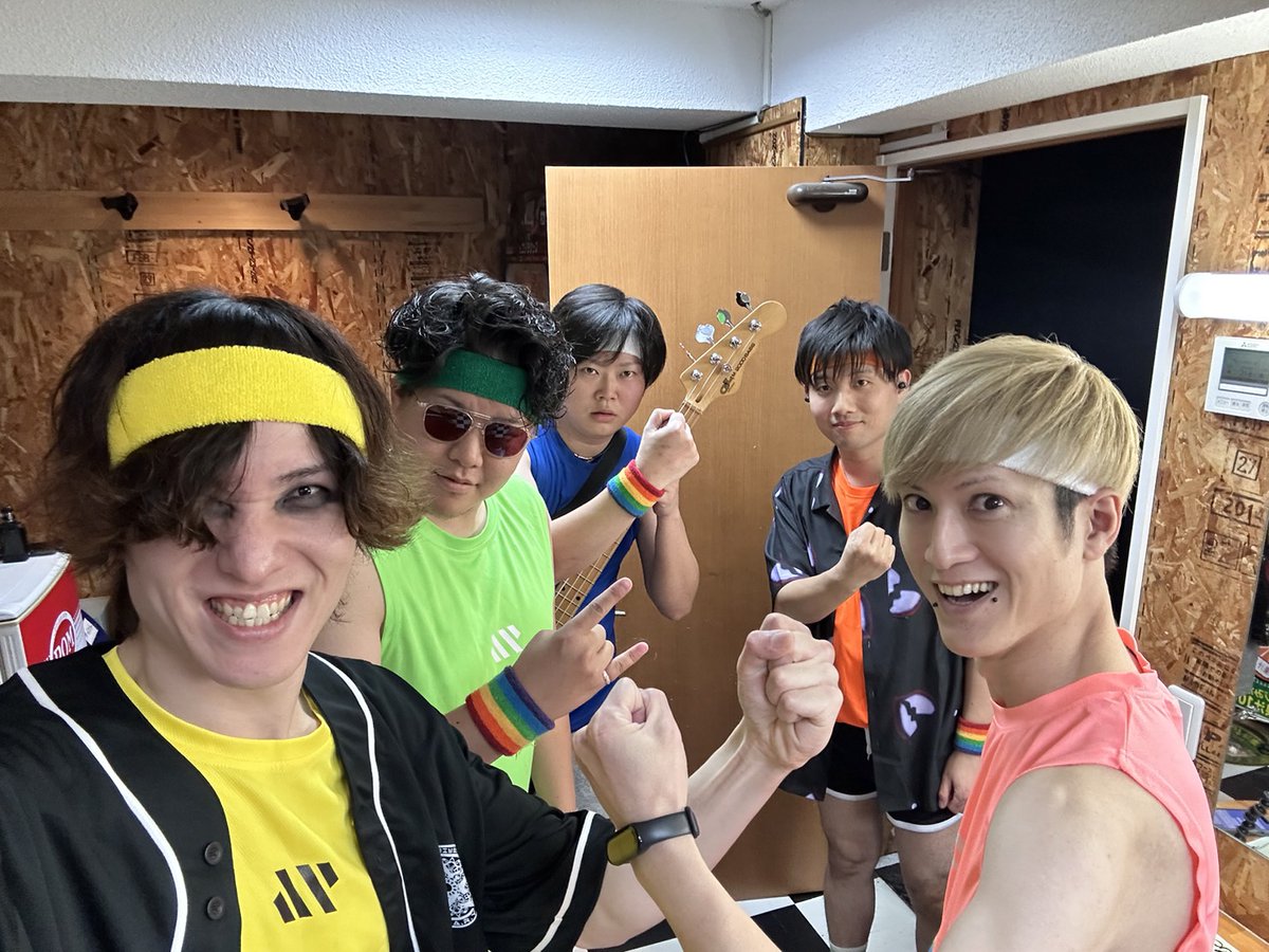 ZACKSTANCH's tweet photo. 『MAD MAGAZINE NIGHT』
@愛媛 松山サロンキティ

ライブありがとうございました！！
良いお年を〜🙇🙇🙇🙇🙇 https://t.co/UtVZrinFRz
