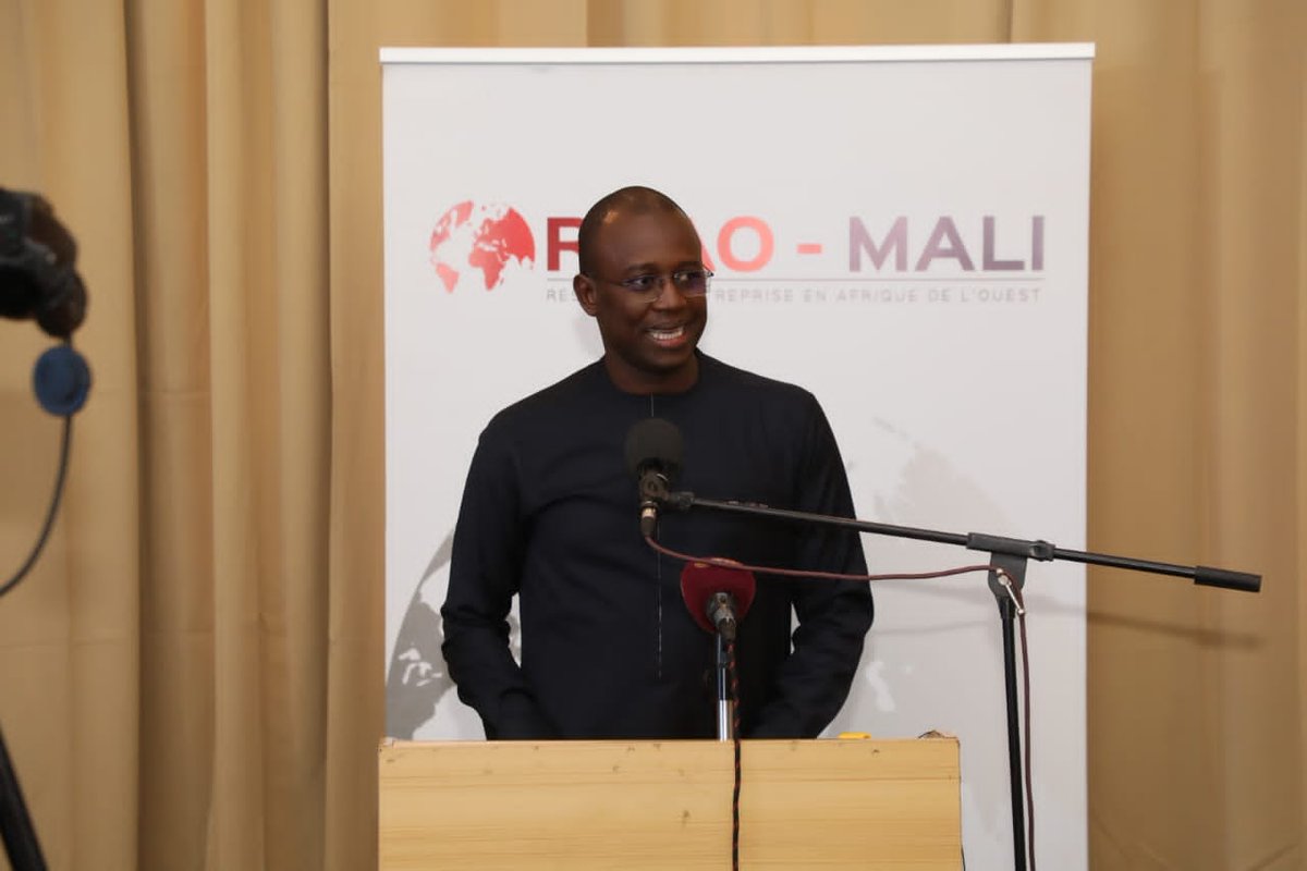 REAOMALI's tweet photo. 📸Revivez en images la 9 ème édition du CEO TALKS avec M. Thierno Saikou Oumar Ba gérant associé de Fofy Industries.

🔍 Thème : "ENTREPRENEURIAT : REUSSIR UNE SUCCESSION” 💼

#REAO #CEOtalks https://t.co/1pih3VG2kS
