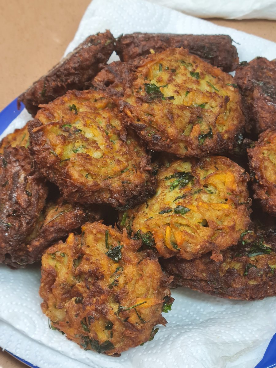 bad_miri's tweet image. התרפיה שלי... 😍
חמישי ערב, בראוניז וקציצות ירק🥔🧄🥕🧅🍃🍃
#Foodie 
#inmyKitchen