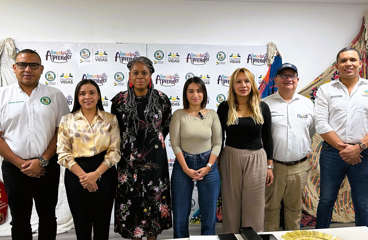 ProsperidadCol's tweet photo. "Hoy Renta Wayuu es una realidad. Por instrucción del presidente @petrogustavo, vinculamos a 20 mil nuevos hogares, hoy son 80.000 las familias que reciben los incentivos": directora @laurisarabia en balance de cumplimiento de compromisos del Gobierno con el departamento👇: https://t.co/FMiFPmueui