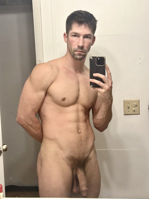 Anyone wanna go barebacking ? https://t.co/vTK2ay4ITH