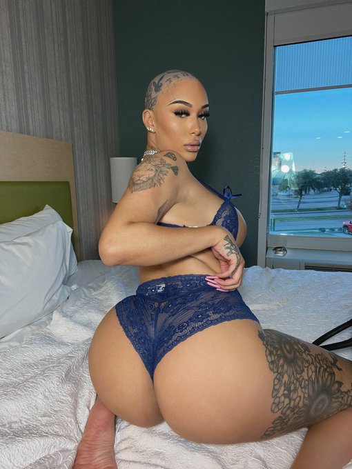 my VIP page is 50% OFF through New Years! NO PPV🏍 come play! https://t.co/pa5RNWQYBP