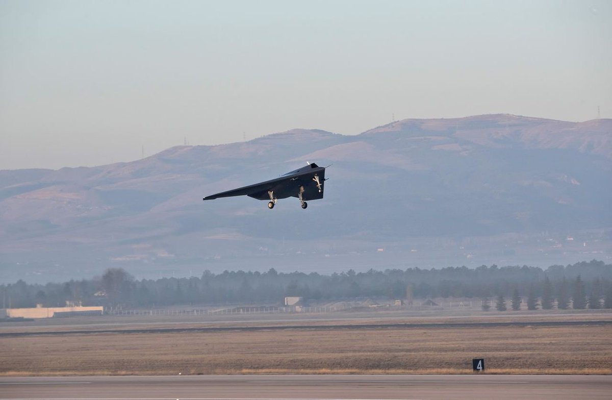 🔴 TUSAŞ Genel Müdürü Temel Kotil:

🇹🇷Şimdi gökyüzünde düşmanın göremediği ama düşmanını gören bir İHA'mız var artık. Allah bahtını açık etsin.