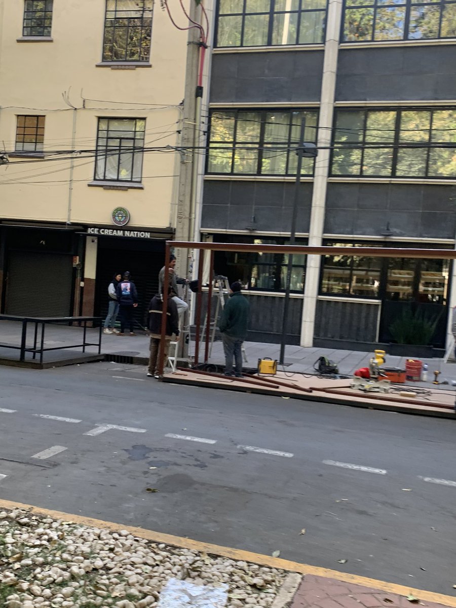 LaVozHipodromo's tweet photo. Apelamos a autoridad del .@GobCDMX .@DuniaLudlow este lugar Av. Mexico 121, Col. Hipódromo de Cuauhtémoc no cumple con reglas p/instalar pérgola en el arroyo vial. Solicitamos intervención y retiro. No a la #corrupcion #impunidad #respetoavecinos #noabusos es zona habitacional. https://t.co/VTNMdgz7pP