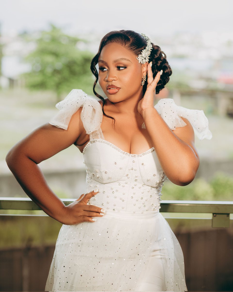 ColetteStitches's tweet photo. We're available for 2024 bookings. 

👗 @ColetteStitches 
📸 @JOZIF269892 https://t.co/7GqdH1bhN4