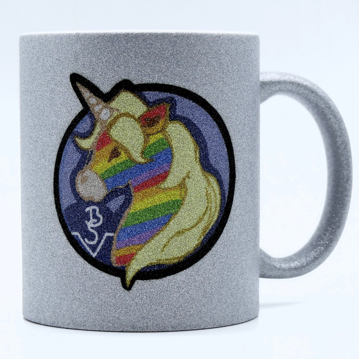 Wenn der Fussball nicht glitzert, ist es ja sinnlos. 🌈Unsere BSV Glitzer Einhorn 🦄 Tasse, jetzt im Shop erhältlich:shorturl.at/cINSW#bremersv #likemalrein