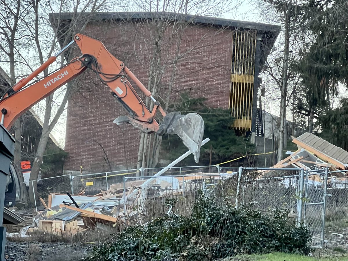 MOSCOW, ID: 1122 King Rd home is gone. Final section demolished. #Idaho4 <a href="/NewsNation/">NewsNation</a>