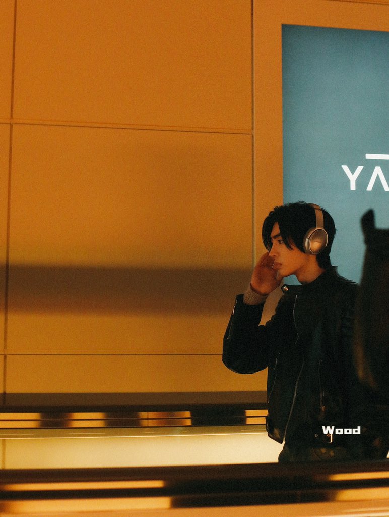 #SUNGHOON
20231228
✈️
 Like a movie star