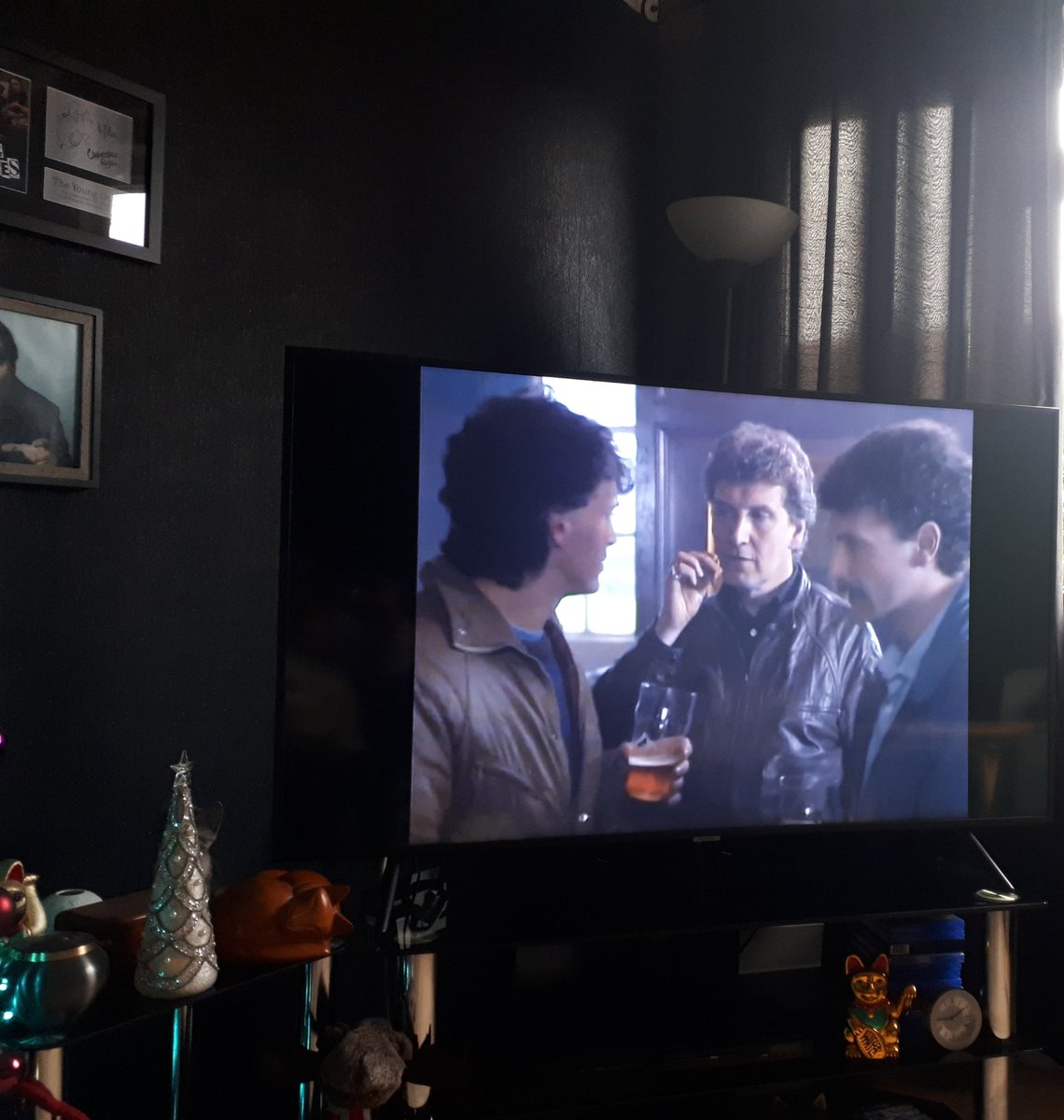 chuffmonkey2's tweet image. We've spent the whole of Christmas watching Brookside re-runs.
Loving every episode 💕
Proof that today's telly is shite