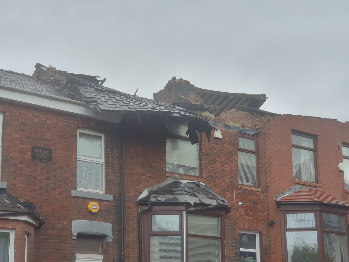 Following a site investigation TORRO have confirmed that Stalybridge was hit by a tornado late on Wednesday 27th Dec 2023 with a provisional maximum damage rating of T5. torro.org.uk/research/torna…