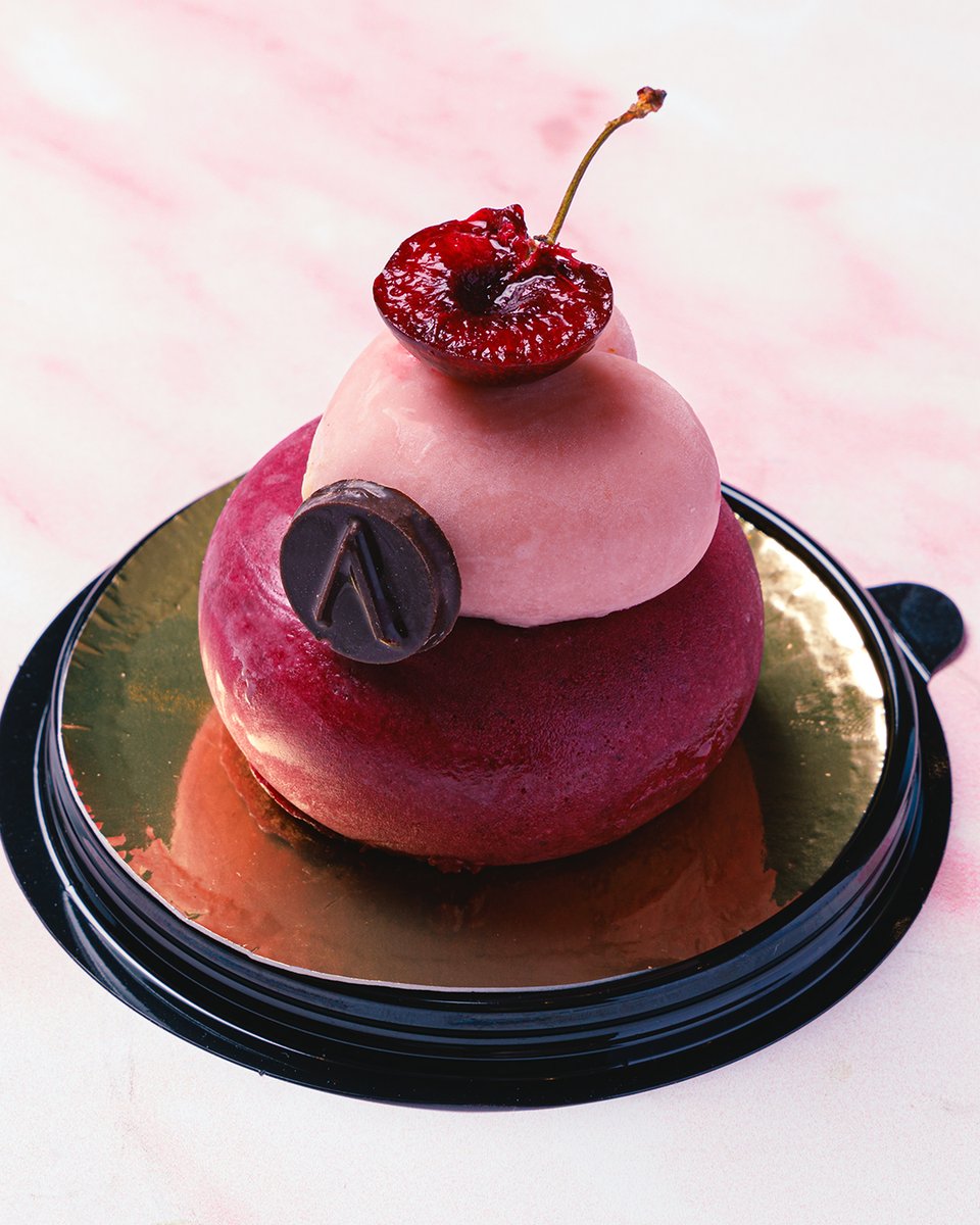 AyeletsCatering's tweet photo. Even in cold winter, we can’t say no to a delicious sorbet treat. Notting better to sweeten up a NYE feast! 👌 #DairyFree #KosherCake https://t.co/uXGXpK34OF