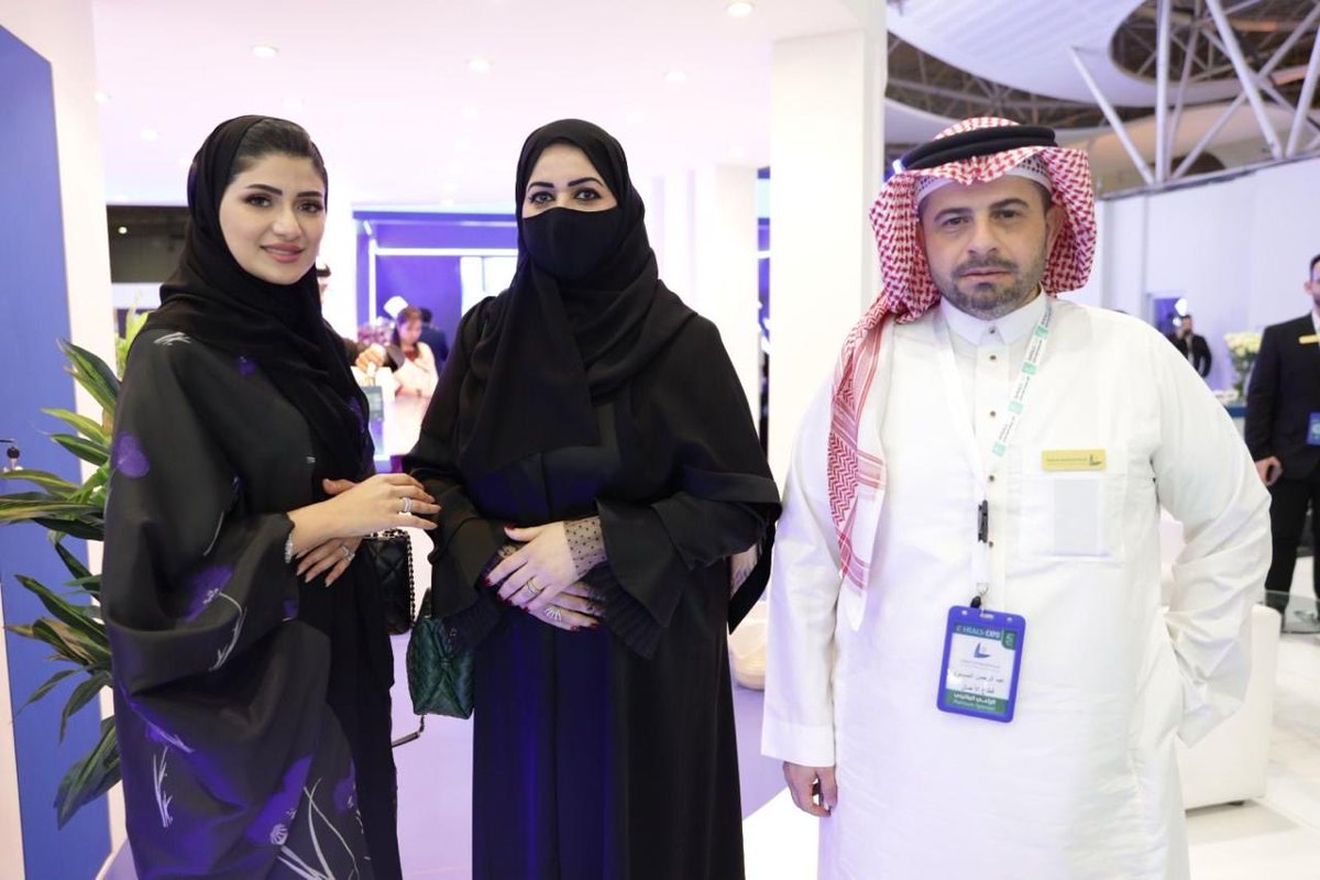 Om_sarhad's tweet photo. تشرفنا بحضور معرض الموارد البشرية بالرياض في هذا الحدث السنوي الهام وكان لوجود شركة الأستقدام الدولية التواجد المميز بين كبري الشركات لذا نشكر جميع العاملين ونخص بشكرنا وتقديرنا الرئيس التنفيذي للشركة وادارة التطوير الاعلامي ليكن الظهور بهذا الشكل المشرف والله ولي التوفيق ،،، https://t.co/8Bslggq8qN