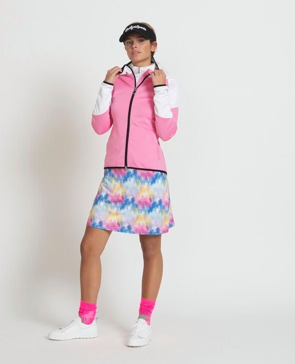 DailySportsUSA's tweet image. The #DailySports #PerformanceJacket in Pink Sky White is a game changer. Slim-fit and crafted from stretchy material, it provides both elegance and ease for any activity. 
dailysportsusa.com/DS-Pink-White-…