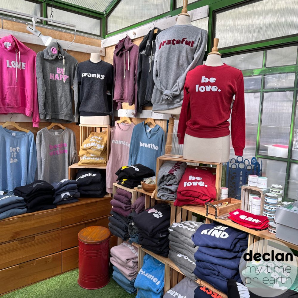 Declanla's tweet photo. π Gift hunting after Christmas?
Find the perfect present at The Holiday Shops at @bryantparknyc! Stop by Booth E37 and let me help you choose from #DeclanLA's latest winter pieces for all ages.
From little ones to adults, sleigh in style!β€οΈ
#DeclanLA #BryantPark #UESmom https://t.co/ifsegpMNt5