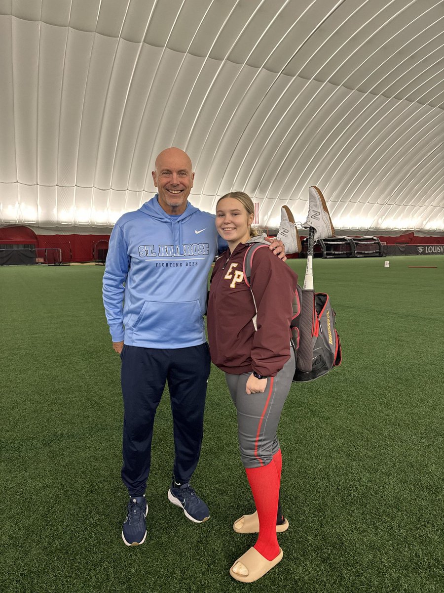 Attended the LSSC Fastpitch Prospect Camp yesterday and had a fantastic time! 
Loved getting to work with all of the coaching staff!
@HDoty16
@Cougs_4_life 
@UIS_Softball 
@daccwsb @MattCervantes13 
@SAUBeesSoftball 
@EpRaidersSB 
@EP_Express_sfbl