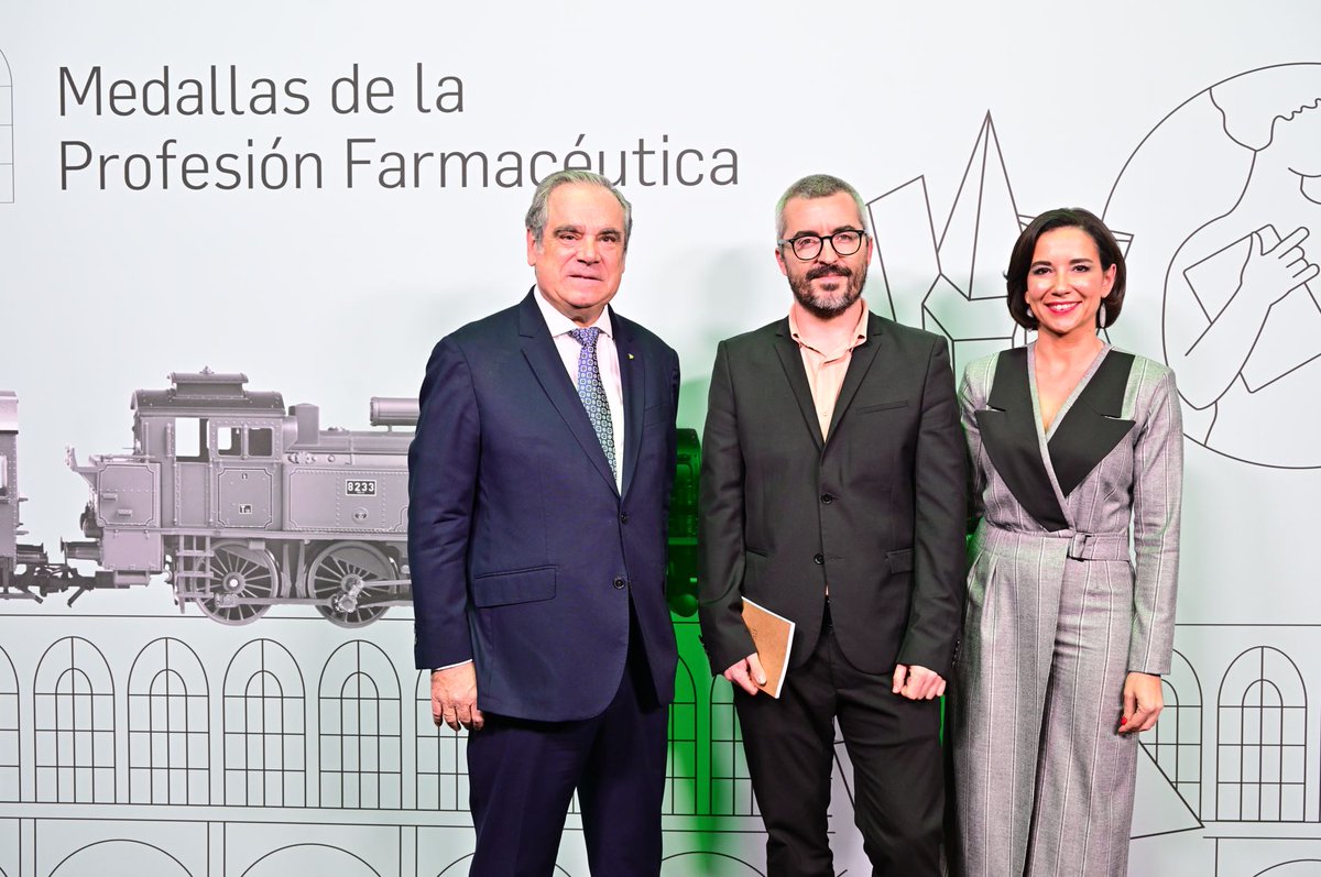 SecretariaCGCOF's tweet image. Ya está disponible en el canal de YouTube de @Farmaceuticos_ la gala de los Premios #PAM2023 y #MedallasCGCOF.

▶ El acto completo, aquí: ow.ly/8Wqb50Qlquu

#PAM2023 #MedallasCGCOF