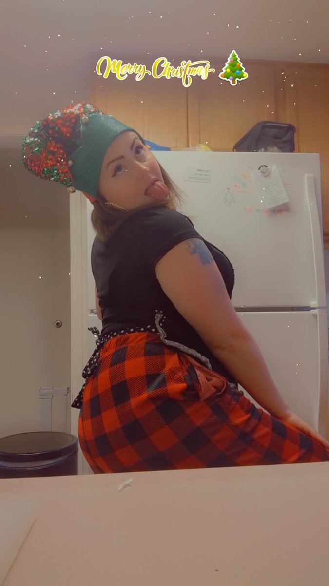 LexxiDoll69's tweet photo. #elfme #onlyfans #holiday #fyp #follow #trending #spicy #milf https://t.co/p57XyXgUFu