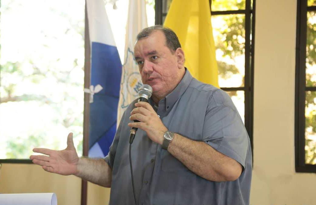 Mmendoza1970's tweet photo. LO ÚLTIMO 

Esta mañana la guardia sandinista, ahora Ministerio del Interior,  secuestró a  Monseñor Carlos Avilés, Vicario General de la Arquidiócesis de Managua. https://t.co/qI5QzbmvMH