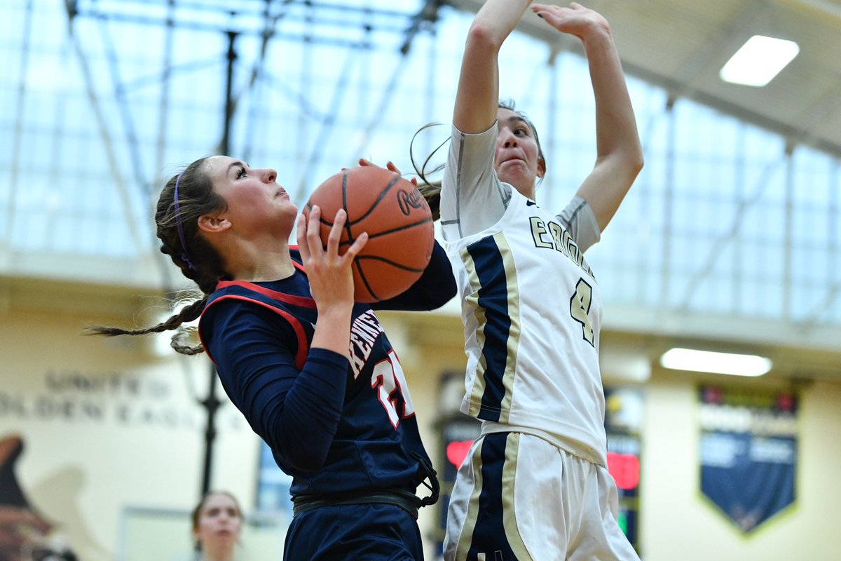 RobertHayes__'s tweet photo. Recording their highest scoring game in nearly 13 years, @warrenjfk cruised past United, 85-49. Ava Darney led the charge with 22 points, Didi Ryan adding 18 points. @TribChronSports 

🏀📰: https://t.co/5qktds2Jxz https://t.co/6DJV0QVGFQ