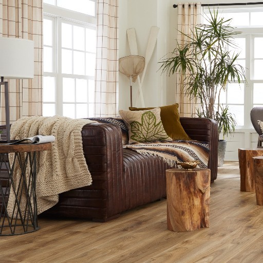 pergo's tweet image. Perfectly replicating the look and feel of authentic hardwood, #TimberCraftElite brings additional warmth and texture to your #homedesign.

💻: bit.ly/3PTcSqD

#Pergo #LifeGoesOnIt #TimberCraft #SignatureTechnology #WetProtect #laminate #laminatedwood #homedecor