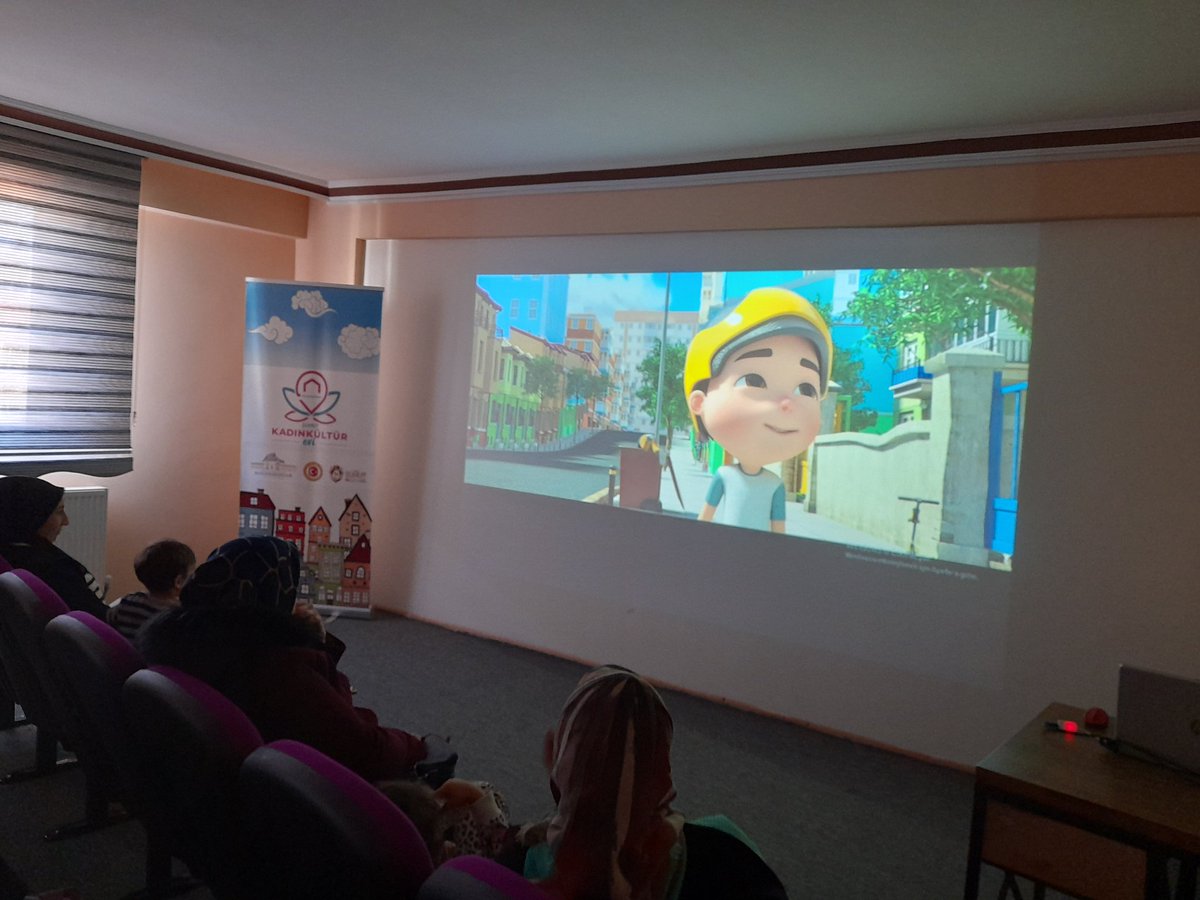 suhut_n's tweet photo. Şuhut Kadın Kültür Evimizde Oyun Odası öğretmenimiz Sultan AYGÖRDÜ velileri ile birlikte Anne- Çocuk etkinliğimizde sinema keyfi yaptılar. Kendilerine teşekkür ederiz.@kubrayigitbasi @AfyonValiligi @HarunResitHan @suhutkaymakami @afyonkulturevi https://t.co/A0rX6Zyx48